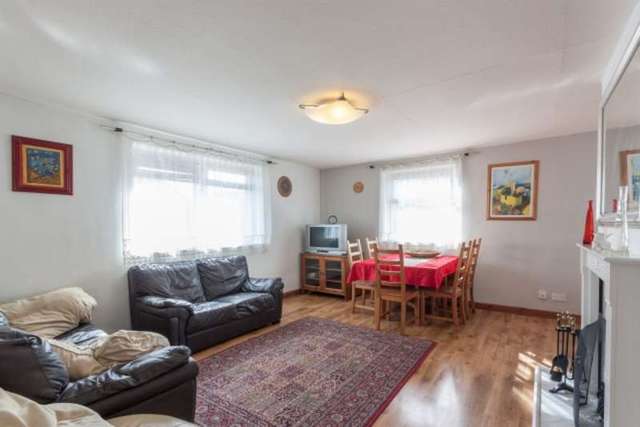  Image of 2 Bedroom Flat for sale at Glendinning Crescent  Edinburgh, EH16 6DN