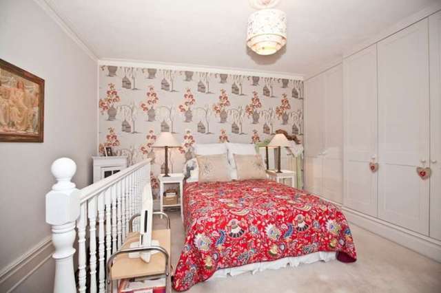  Image of 2 Bedroom Flat for sale at Chiswick, W4 5ED