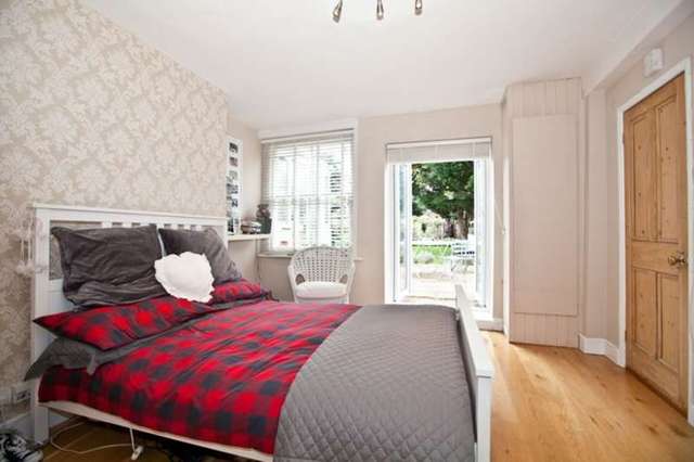  Image of 2 Bedroom Flat for sale at Chiswick, W4 5ED