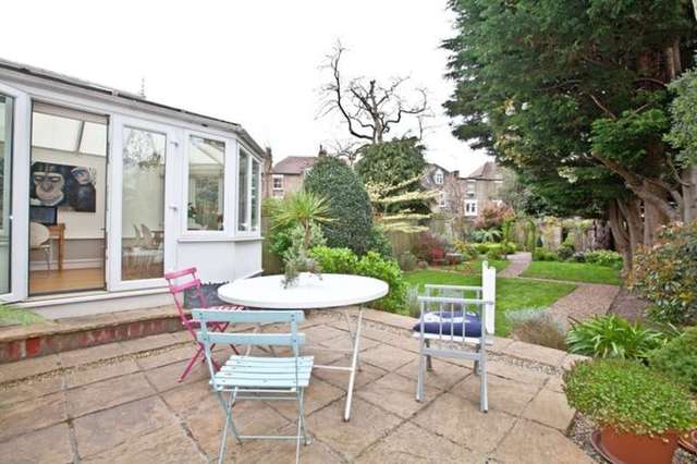  Image of 2 Bedroom Flat for sale at Chiswick, W4 5ED