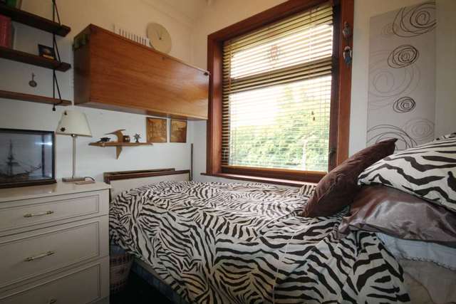  Image of 3 Bedroom Detached for sale at Anstey Lane  Leicester, LE4 0FH