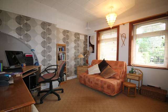  Image of 3 Bedroom Detached for sale at Anstey Lane  Leicester, LE4 0FH