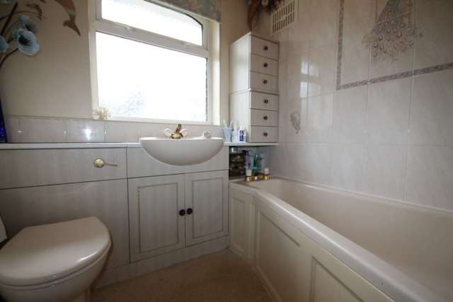  Image of 3 Bedroom Detached for sale at Anstey Lane  Leicester, LE4 0FH
