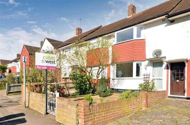  Image of 2 Bedroom Terraced for sale at Carshalton Surrey Carshalton, SM5 2EX
