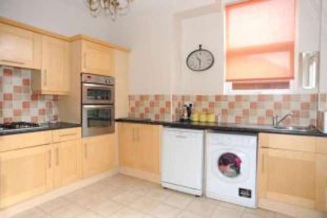 Image of 3 Bedroom Detached for sale at London  Bellingham, SE6 2NN