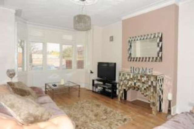  Image of 3 Bedroom Detached for sale at London  Bellingham, SE6 2NN