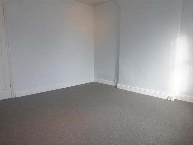  Image of 2 Bedroom Flat to rent at Bath Street  BAKEWELL, DE45 1BX