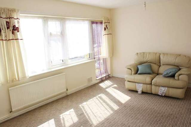  Image of 3 Bedroom Maisonette to rent at Stevenage, SG1 1NA