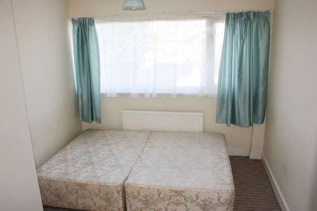  Image of 3 Bedroom Maisonette to rent at Stevenage, SG1 1NA
