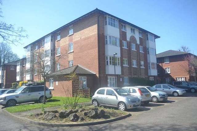  Image of Flat for sale at Beechwood Grove  London, W3 7HY