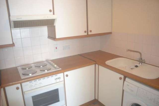 Image of Flat for sale at Beechwood Grove  London, W3 7HY