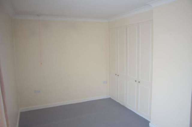  Image of Flat for sale at Beechwood Grove  London, W3 7HY