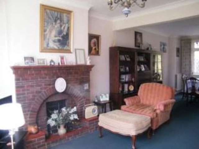  Image of 3 Bedroom Semi-Detached for sale at Shirley Croydon Shirley, CR0 8AE