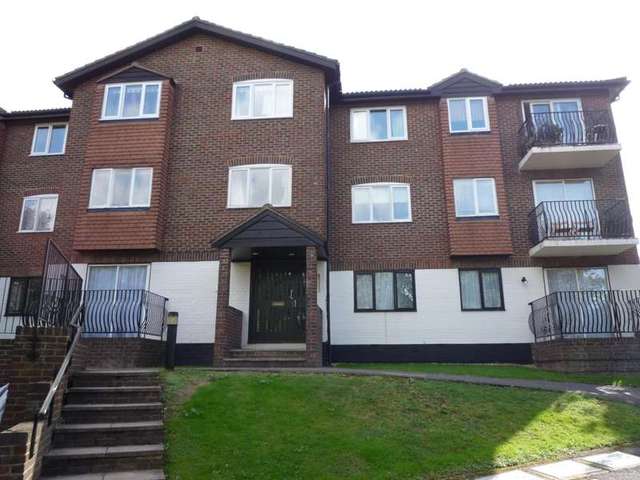  Image of 1 Bedroom Flat to rent at South Croydon, CR2 7DS