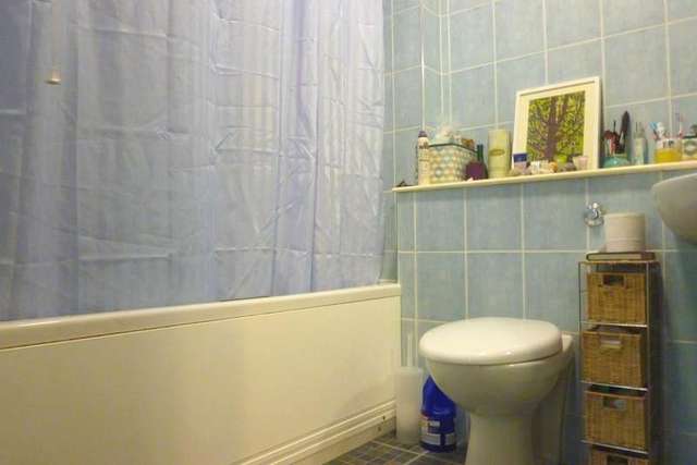  Image of 1 Bedroom Flat to rent at South Croydon, CR2 7DS