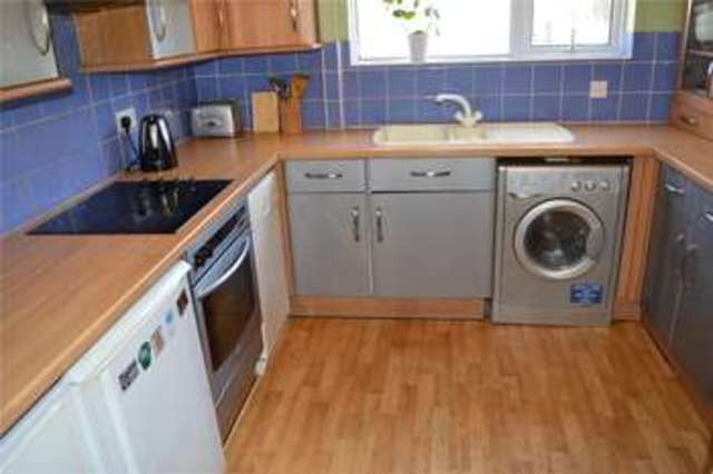  Image of 3 Bedroom End of Terrace for sale at Reading Berkshire Whitley, RG2 8RA