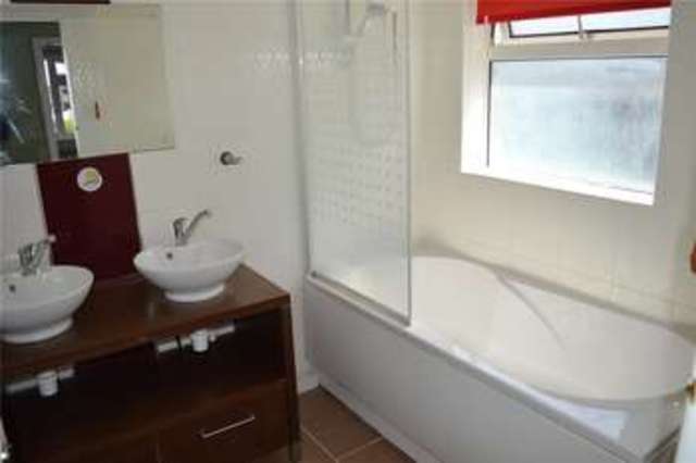  Image of 3 Bedroom End of Terrace for sale at Reading Berkshire Whitley, RG2 8RA
