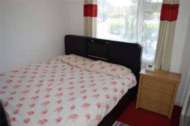  Image of 3 Bedroom End of Terrace for sale at Reading Berkshire Whitley, RG2 8RA