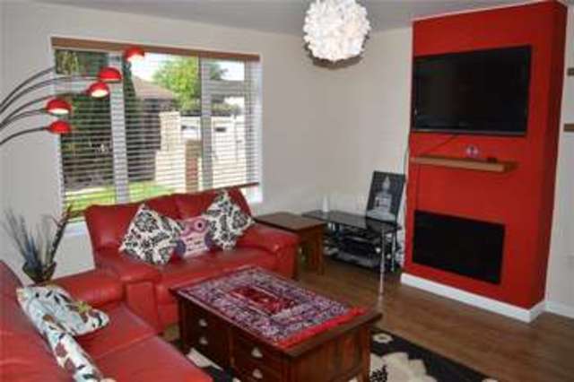  Image of 3 Bedroom End of Terrace for sale at Reading Berkshire Whitley, RG2 8RA