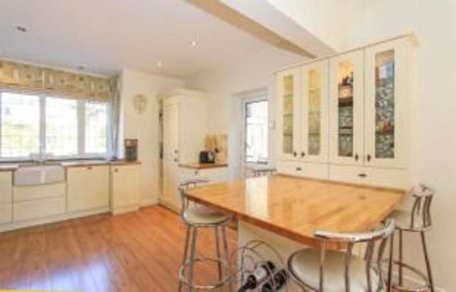  Image of 3 Bedroom Detached for sale at Queens Park Bournemouth Holdenhurst, BH8 9JB