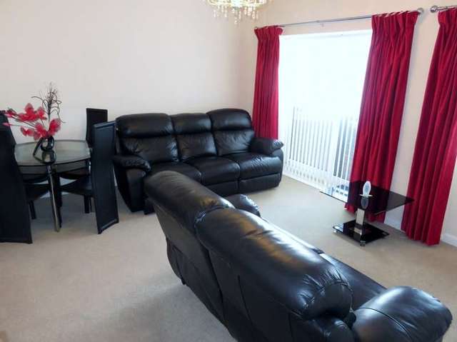  Image of 2 Bedroom Flat for sale at Wolverhampton, WV10 0AX