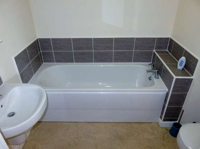 Image of 2 Bedroom Flat for sale at Wolverhampton, WV10 0AX