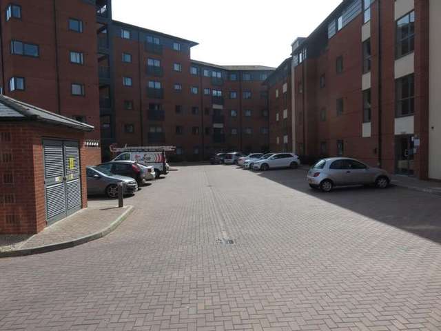  Image of 2 Bedroom Flat for sale at Wolverhampton, WV10 0AX