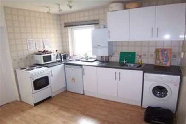  Image of Studio to rent at Buckhurst Hill, IG9 5DT