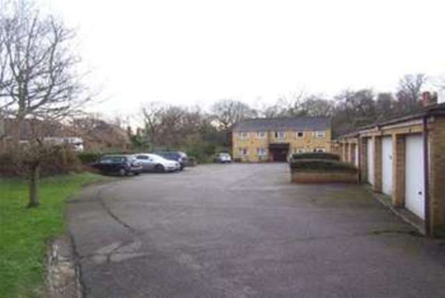  Image of Studio to rent at Buckhurst Hill, IG9 5DT