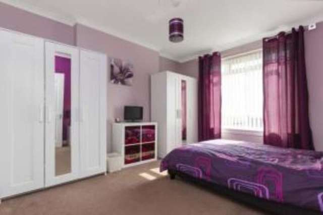  Image of 2 Bedroom Flat for sale at Springburn Glasgow Springburn, G21 4JZ