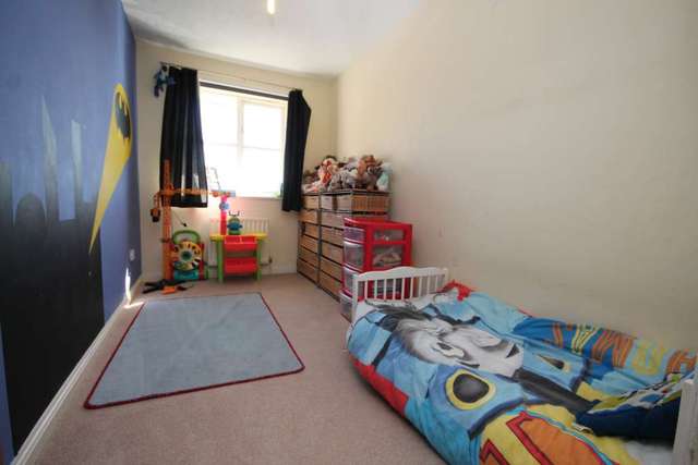  Image of 2 Bedroom Flat for sale at Canada Road  Erith, DA8 2HE