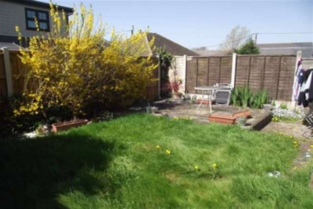  Image of 1 Bedroom Bungalow to rent at Canvey Island, SS8 7QD