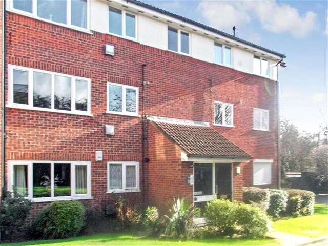  Image of 1 Bedroom Apartment for sale at Chingford London Chingford, E4 6SQ
