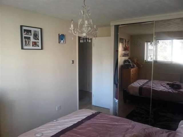  Image of 1 Bedroom Apartment for sale at Chingford London Chingford, E4 6SQ