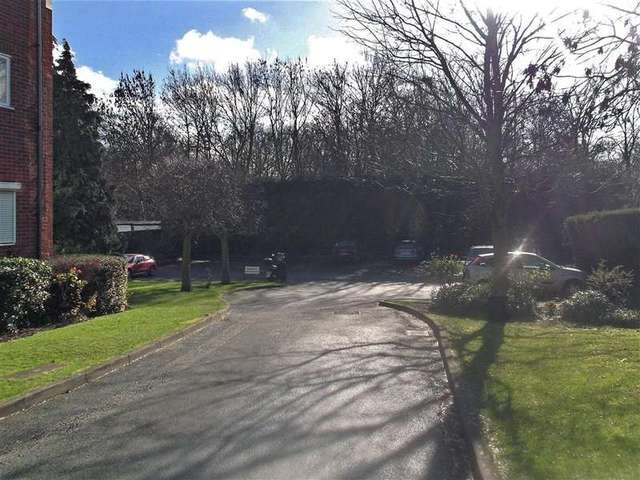  Image of 1 Bedroom Apartment for sale at Chingford London Chingford, E4 6SQ