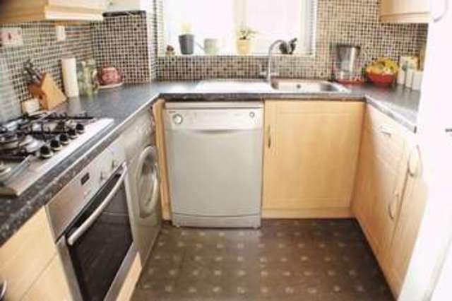  Image of 2 Bedroom Flat to rent at Church Road  Buckhurst Hill, IG9 5RN