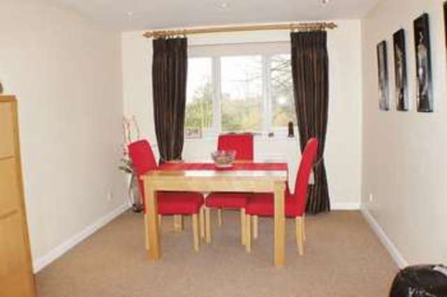  Image of 2 Bedroom Flat to rent at Church Road  Buckhurst Hill, IG9 5RN