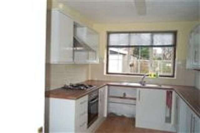  Image of 3 Bedroom Detached to rent at Cheadle, SK8 7AS
