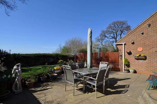  Image of 4 Bedroom Property for sale at Defford Close  Redditch, B97 5WR
