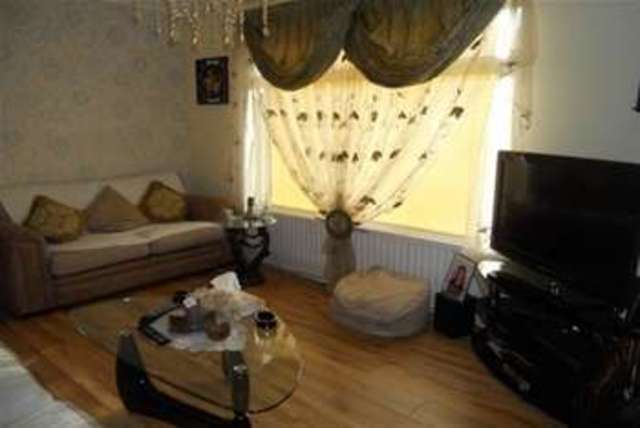  Image of 2 Bedroom Detached to rent at Birmingham, B32 4JT