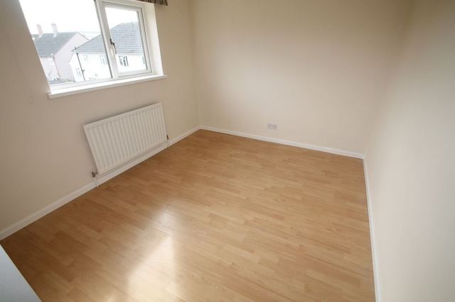  Image of 3 Bedroom Terraced to rent at Dutton Close  Bristol, BS14 8BX