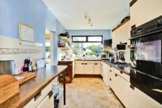  Image of 3 Bedroom Detached for sale at East Molesey Surrey East Molesey, KT8 0BJ