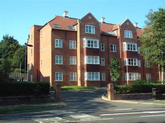  Image of 2 Bedroom Apartment to rent at Scarborough, YO11 2TJ