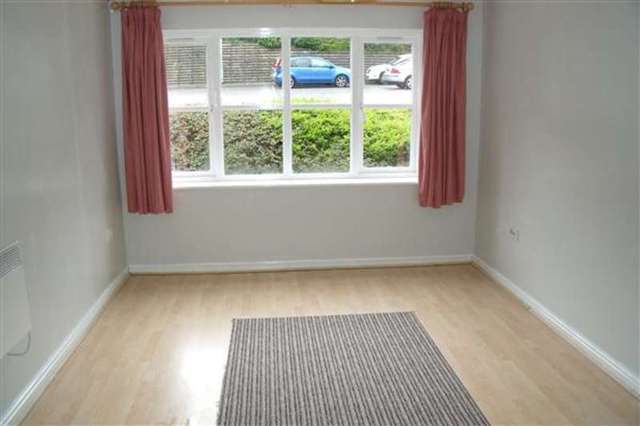  Image of 2 Bedroom Apartment to rent at Scarborough, YO11 2TJ