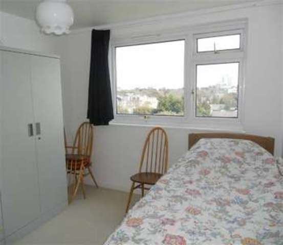  Image of 2 Bedroom Property for sale at Elizabeth Court East Cliff East Cliff, BH1 3DS