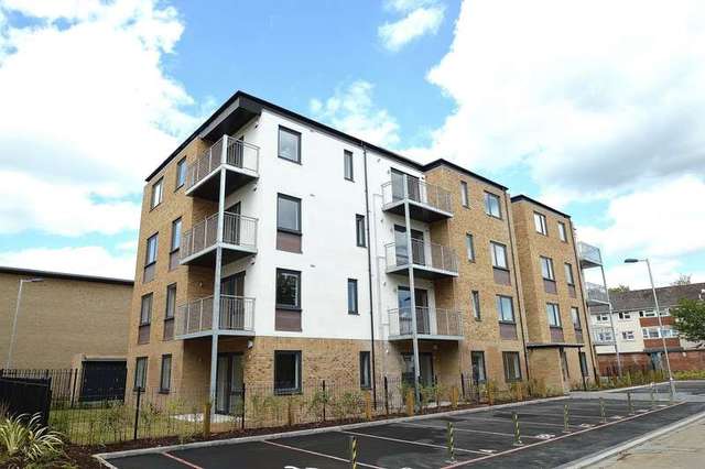  Image of 2 Bedroom Flat to rent at Southampton Coxford, SO16 4AT
