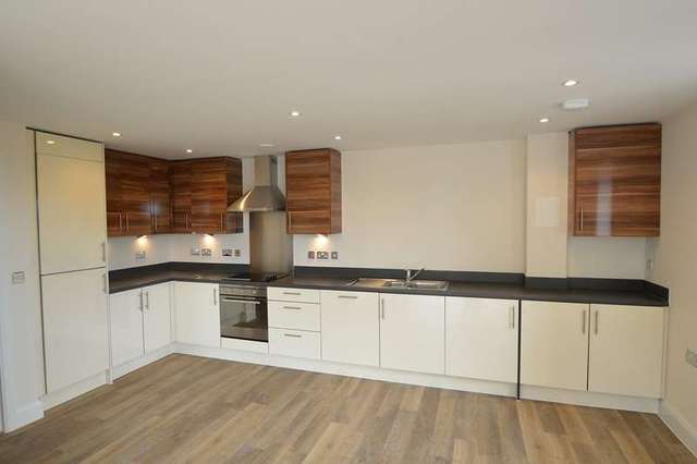  Image of 2 Bedroom Flat to rent at Southampton Coxford, SO16 4AT