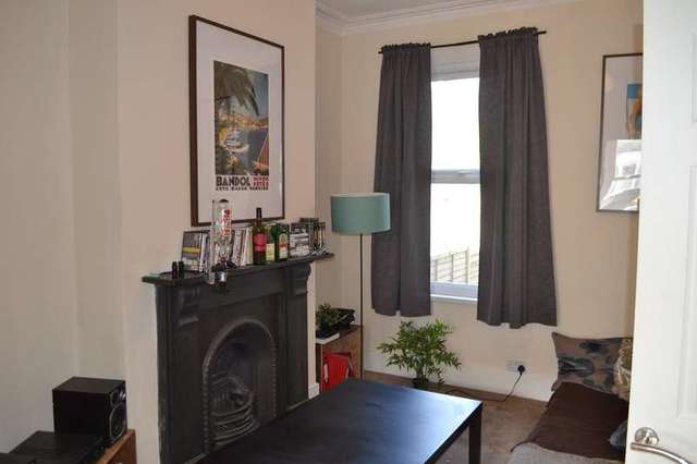  Image of 4 Bedroom Detached to rent at Elverson Road  London, SE8 4JW