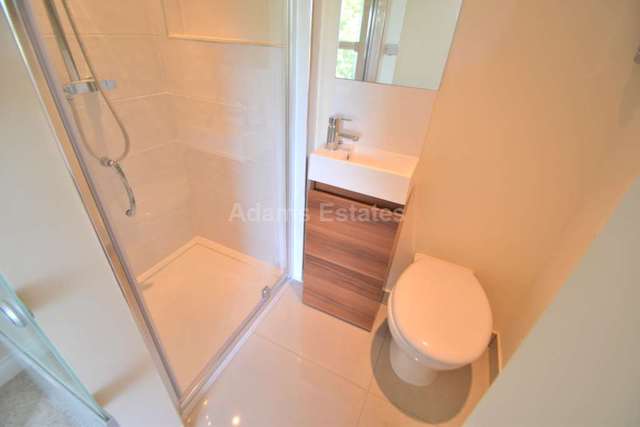  Image of 1 Bedroom House Share to rent at Tilehurst Road  Reading, RG1 7TT