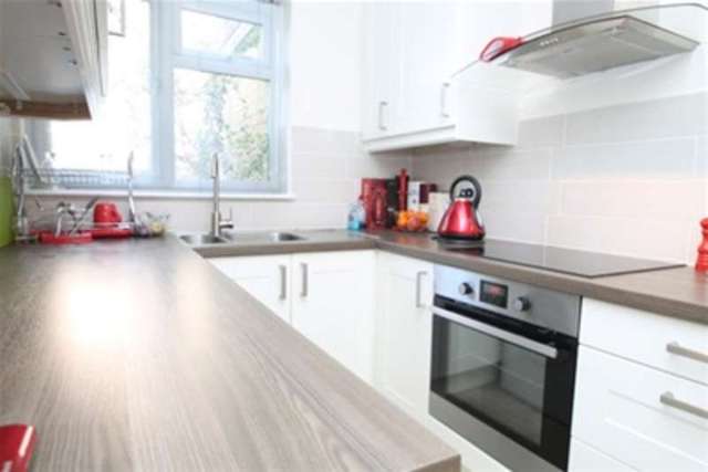  Image of 2 Bedroom Maisonette to rent at Croydon, CR0 5UU